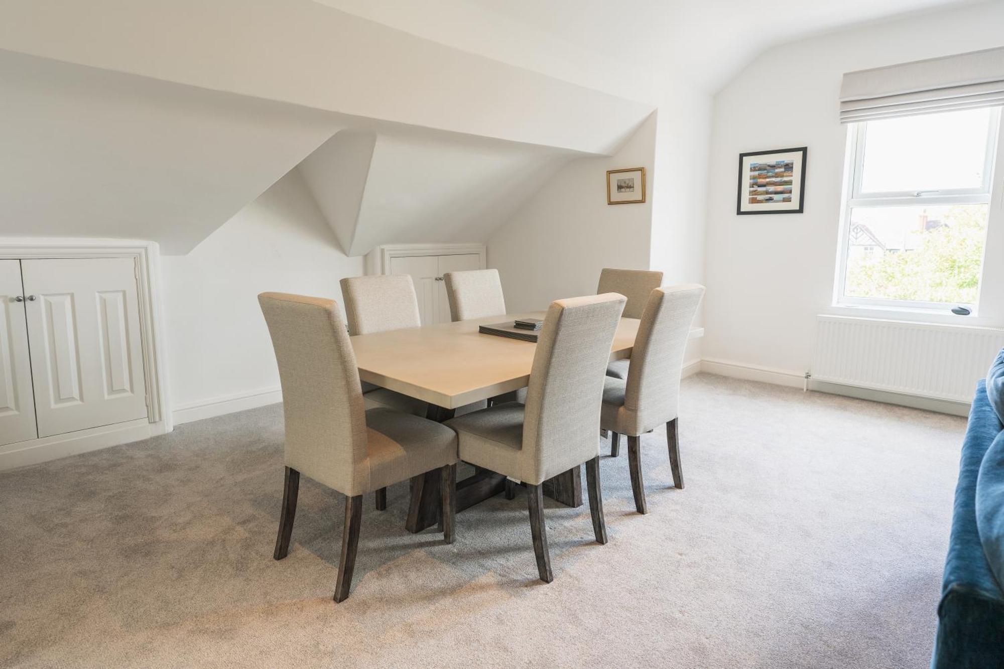 Holiday home Spacious & Modern 2 Bed Flat In - Opposite Royal Liverpool Golf Club