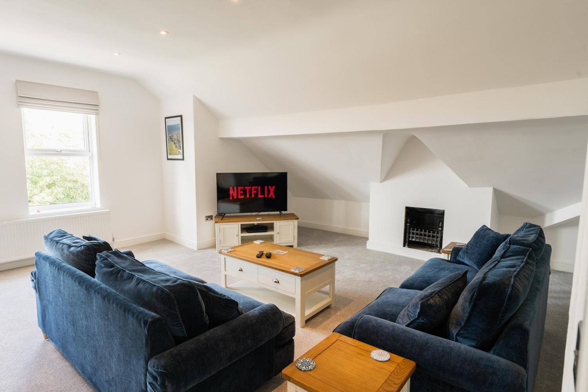 Spacious & Modern 2 Bed Flat In - Opposite Royal Liverpool Golf Club Holiday home Hoylake